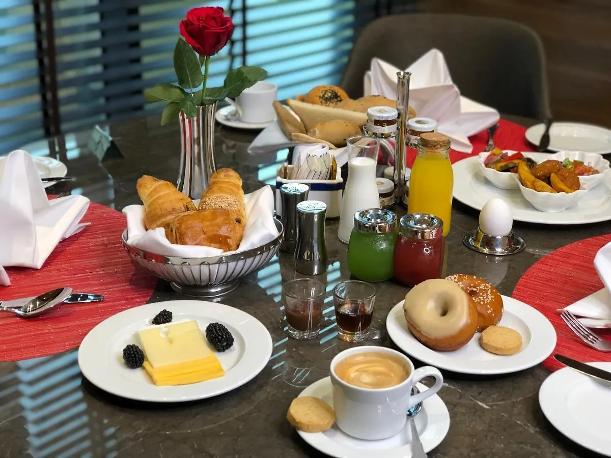 Ramada By Wyndham Continental Jeddah Hotel