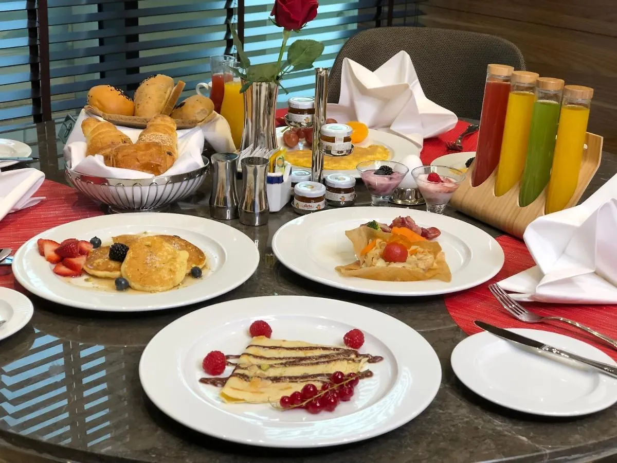 Ramada By Wyndham Continental Jeddah Hotel