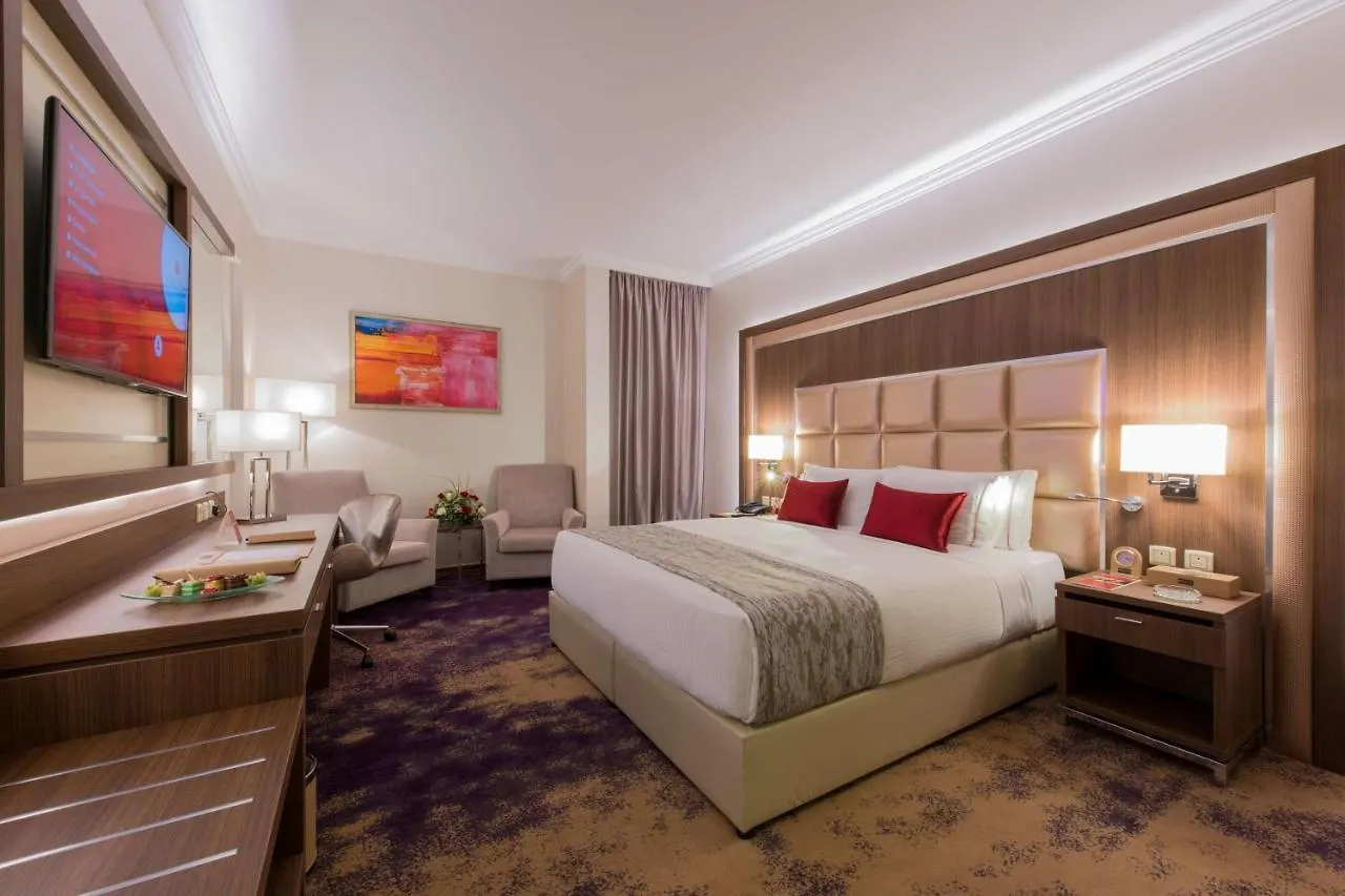 Ramada By Wyndham Continental Jeddah Hotel 3*,