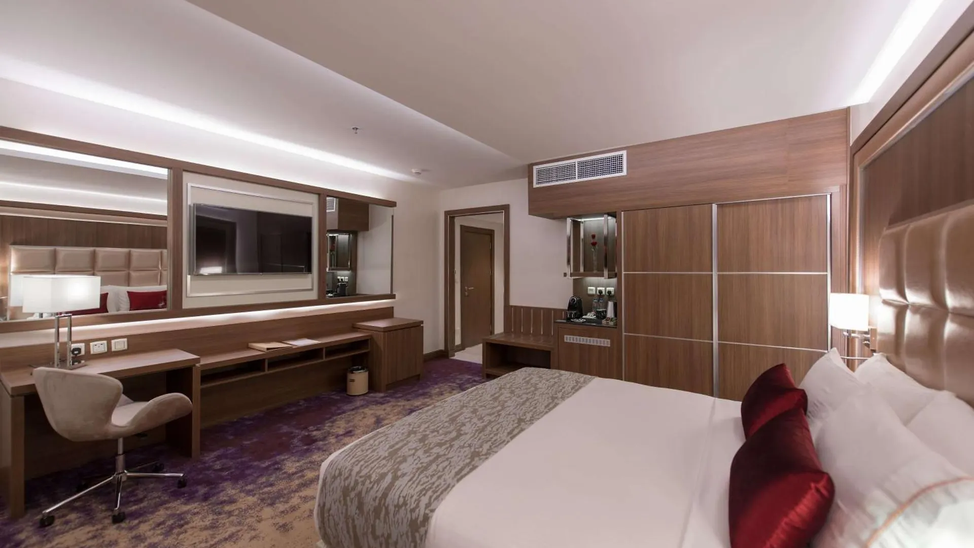 ***  Ramada By Wyndham Continental Jeddah Hotel Saudi Arabia