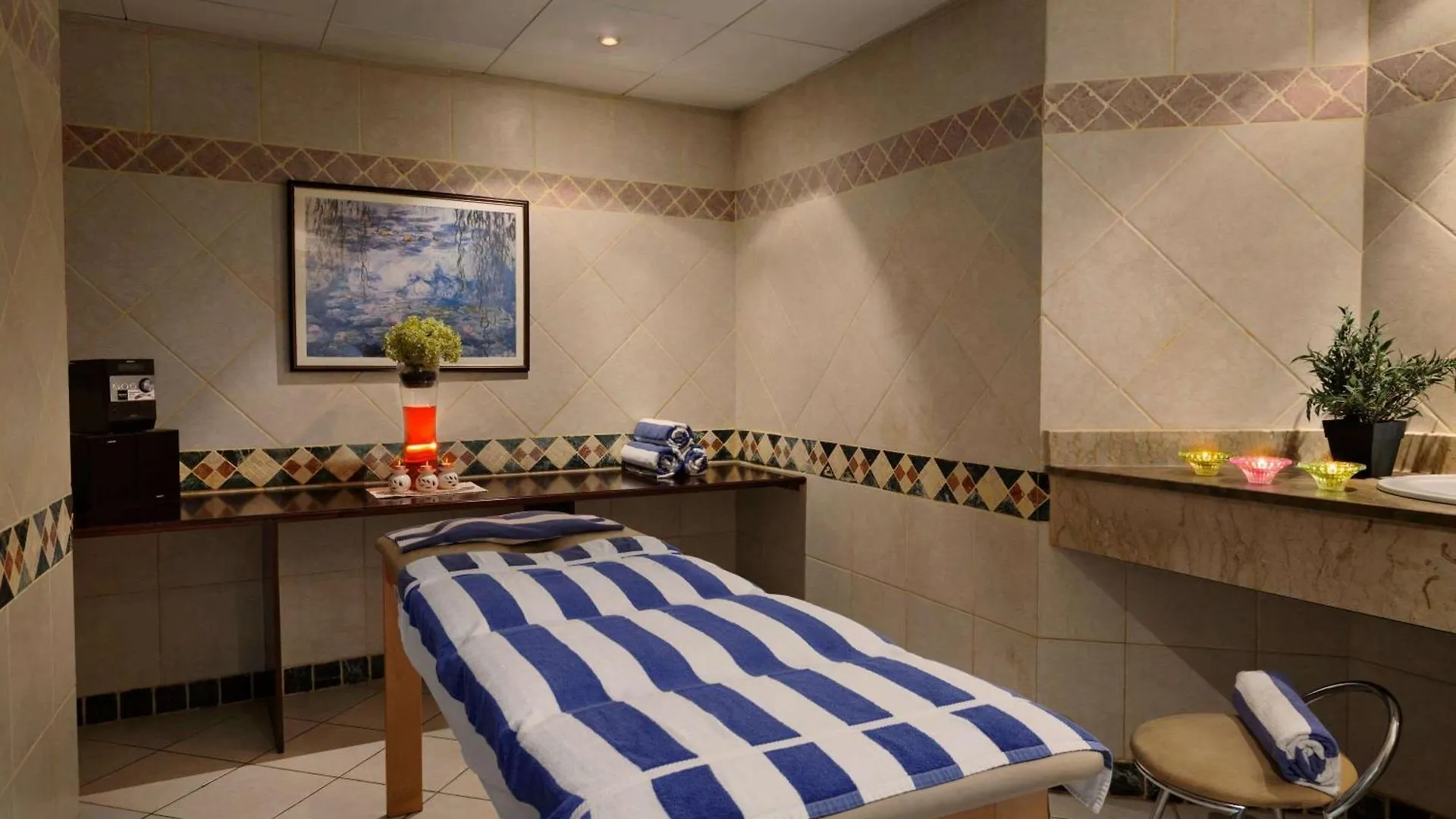 Ramada By Wyndham Continental Jeddah Hotel 3*,